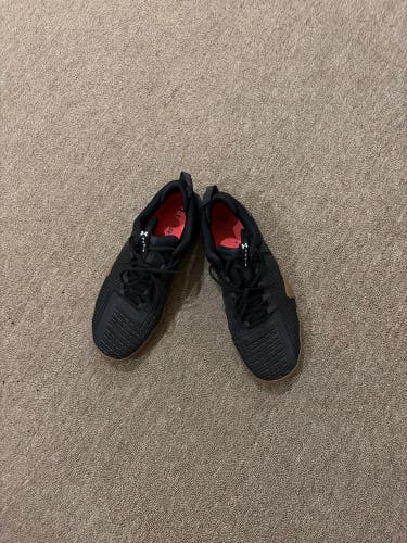 Black Men's Size M 12.0 (W 13.0) Adult Under Armour Tribase Reign 4 Shoes (Used)