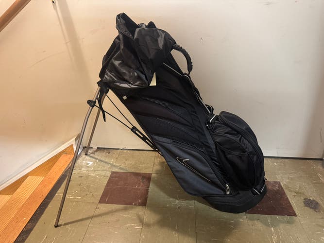 Men's Nike Standing Golf Bag (Used)