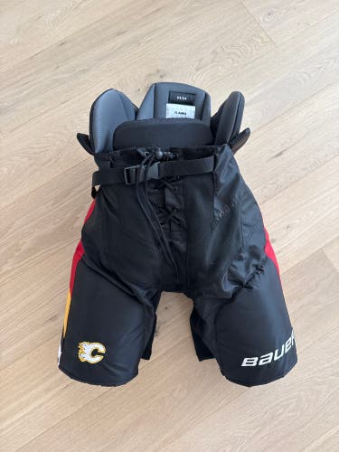 Bauer Nexus Pro Stock Hockey Pants - M - Calgary Flames Retro - Blasty