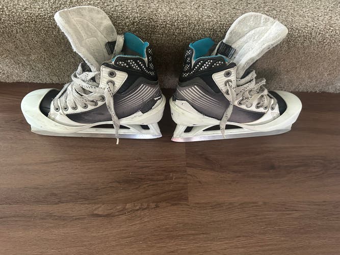Bauer Hockey Goalie Skates Regular Width Size 3 (Used)