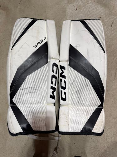 24" CCM YFlex Goalie Leg Pads (Used)