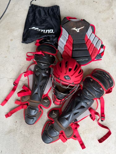 Red Mizuno Samurai Catcher's Set (Used)