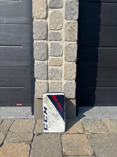 CCM Extreme Flex 4 Blocker, Sergei Bobrovsky Pro Stock (Used)