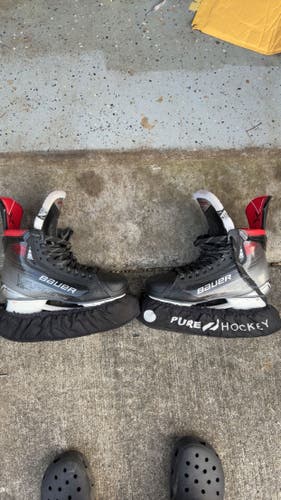 Black/Gray Bauer Vapor 3X Pro Hockey Skates Regular Width 8 (Used)