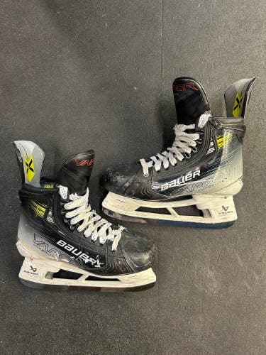 Senior Bauer Vapor Hyperlite 2 Hockey Skates | Size 7.5, Fit 2