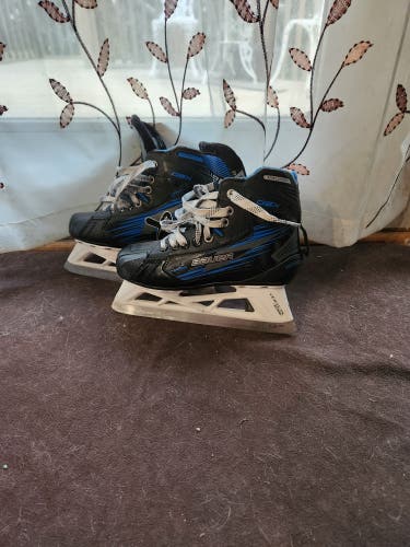 Bauer GSX Hockey Goalie Skates Extra Wide Width Size 3.5 (Used)