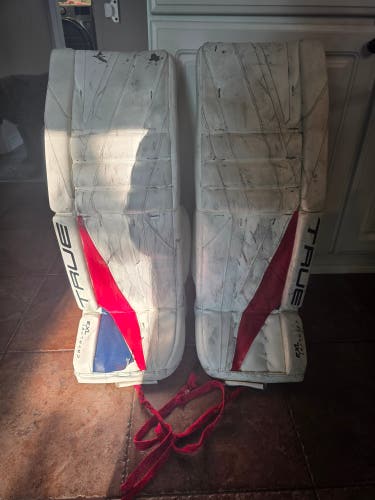 31" 2023 True 7x3 Goalie Leg Pads (Used)