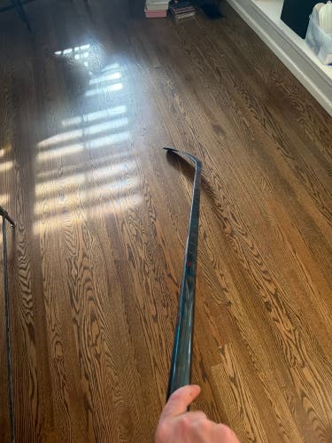 Senior CCM Vizion Right Handed Hockey Stick P92M 70 Flex (Used)