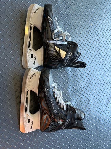 True Catalyst Lite Hockey Skates Regular Width 9.5 (Used)