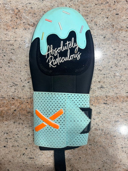 Black/Mint Ice Cream Sliding Mitt (Used)