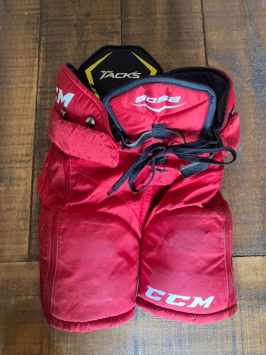 Junior Small CCM Tacks 6052 Hockey Pants (Used)