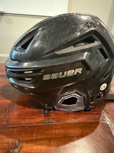 Small Bauer Re-Akt 155 Helmet (Used)