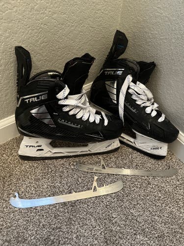 True Catalyst 9x4 Hockey Skates Size 8 (Used) + Free JRZ Blades & Case