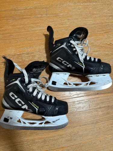 2024 CCM Tacks XF 90 Hockey Skates Regular Width Size 4.5 (Used)
