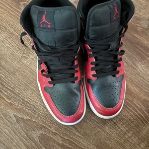 Men's Size M 10.5 (W 11.5) Air Jordan Shoes (Used)