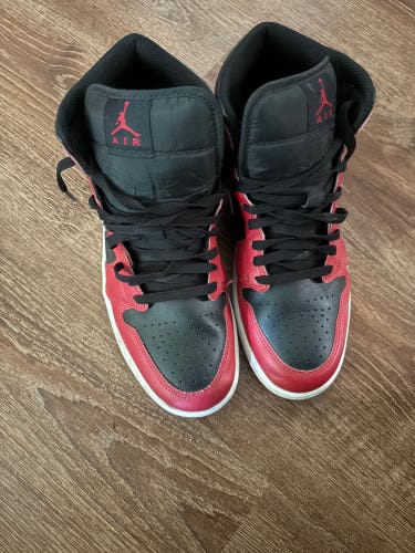 Men's Size M 10.5 (W 11.5) Air Jordan Shoes (Used)