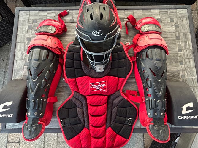 Red Rawlings Velo 2.0 Catcher's Set (Used)