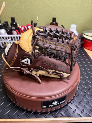 Akadema ARO 18 RH Infield Baseball Glove 11.5" (Used)