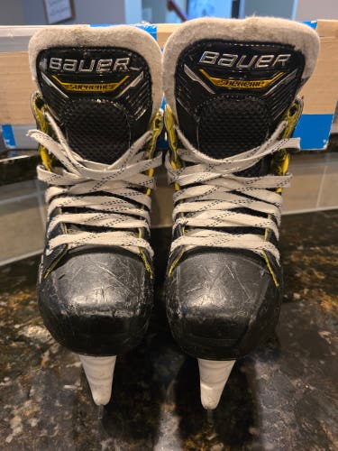 Bauer Supreme M4 Junior Hockey Skates Size 2 Regular + Extra LS+ Runners