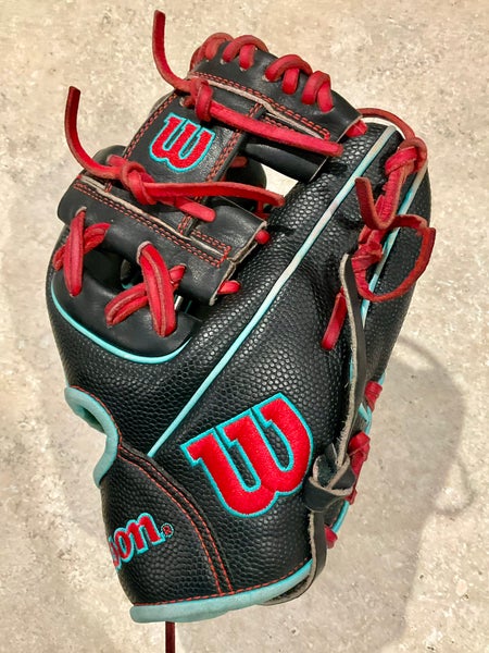 Wilson A2000 PF11SS RH Infield Baseball Glove 11" (Used)