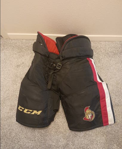 Men's Senior XL CCM HP45 Hockey Pants Pro Stock (Used)