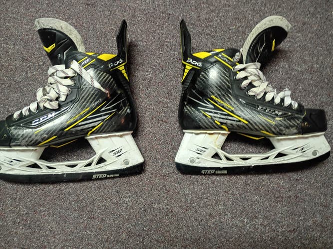 Used Senior CCM Super Tacks Hockey Skates Regular Width Size 8