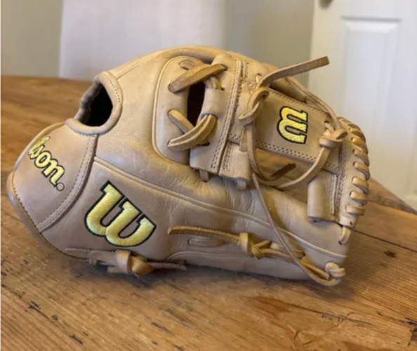 Wilson A2000 DP15 Pedroia Fit 11.5" Infield Baseball Glove, Right-Hand Throw