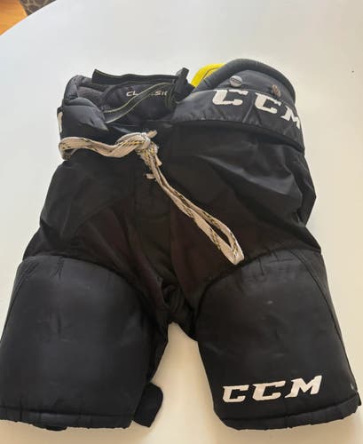 Junior Small CCM Tacks Classic Hockey Pants (Used)