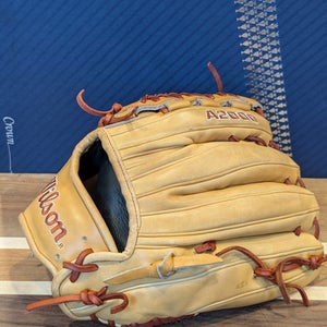 LH Wilson A2000 Baseball Glove 11.75" (Used)