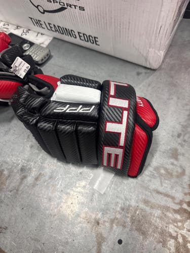 Used Eagle HOCKEY GLOVES Senior Gloves White/Black/Red 13" 11337-S000492767