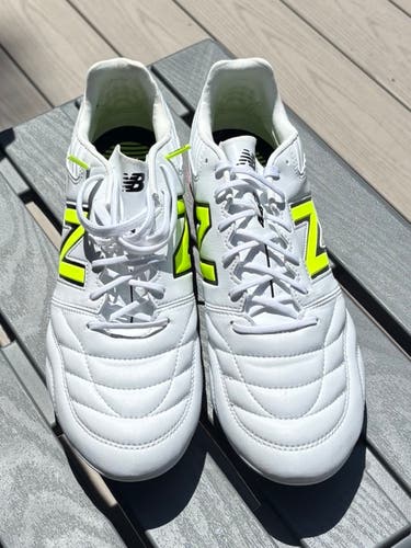 White FG Size 10.5 (W 11.5) New Balance 442 Cleats (New)