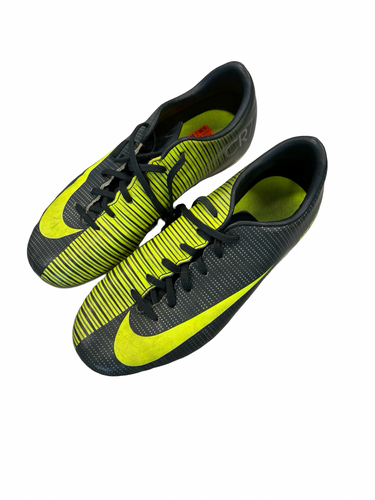 Used Nike Soccer Cleats Grey Junior 04 11682-S000136397