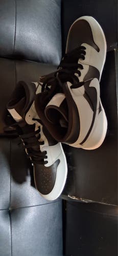 Men's Size M 12.0 (W 13.0) Air Jordan Molded Cleats (New)