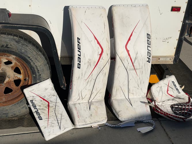 36" Bauer Vapor Flylite Regular Goalie Full Set (Used)