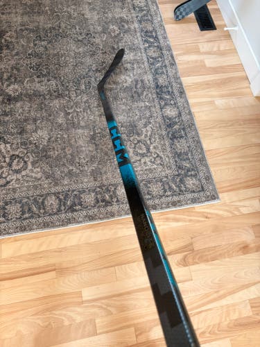 Intermediate CCM Ribcor Trigger 10 Pro Right Handed Hockey Stick P28 70 Flex (New)