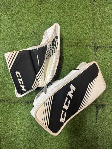 Youth CCM YT Flex 2 Goalie Glove & Blocker Regular (Used)