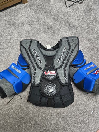 Small / Medium 2024 Vaughn Velocity V10 Goalie Chest Protector (Used)