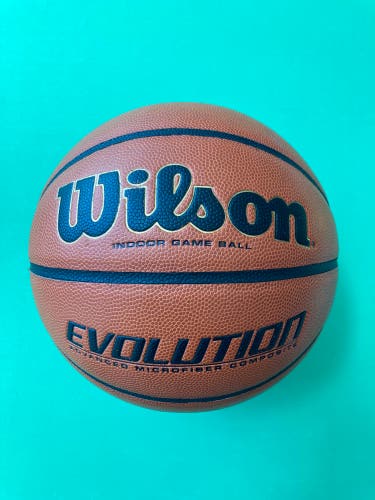 Wilson Evolution Basketball | Men's 29.5"