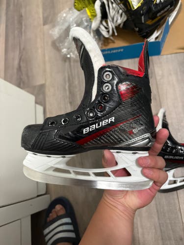2023 Bauer Vapor X5 Pro Hockey Skates 11.5 (Used)