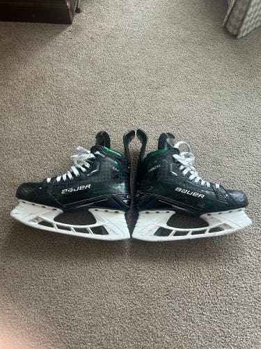 2022 Bauer Supreme Mach Hockey Skates Regular Width 8 (Used)
