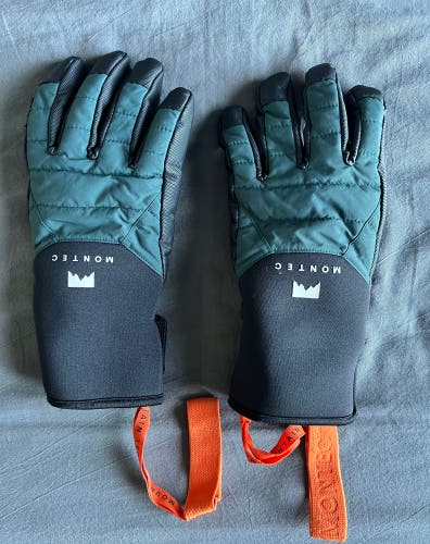 Montech Ski and Snowboard gloves