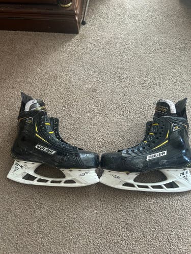 2018 Bauer Supreme 2S Pro Hockey Skates Regular Width 8 (Used)