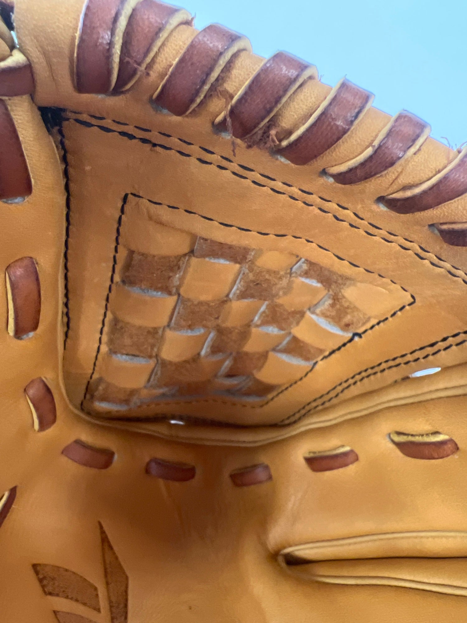 Reebok vr6000 Baseball Glove | New and Used on SidelineSwap
