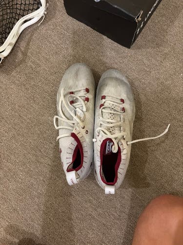 White Men's Size M 12.0 (W 13.0) Adult Under Armour Cleats (Used)