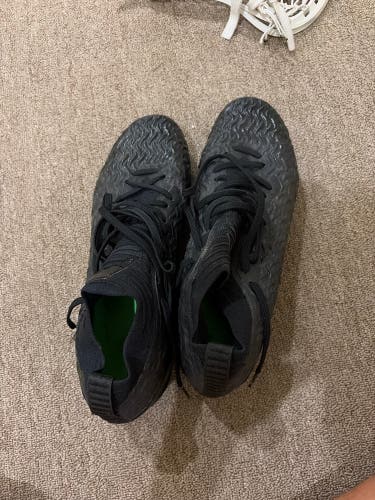 Black Men's Size M 12.0 (W 13.0) Adult Under Armour Cleats (Used)