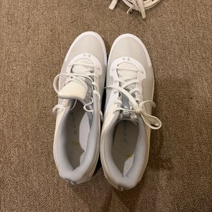 White Men's Size M 12.5 (W 13.5) Adult Under Armour Cleats (New)