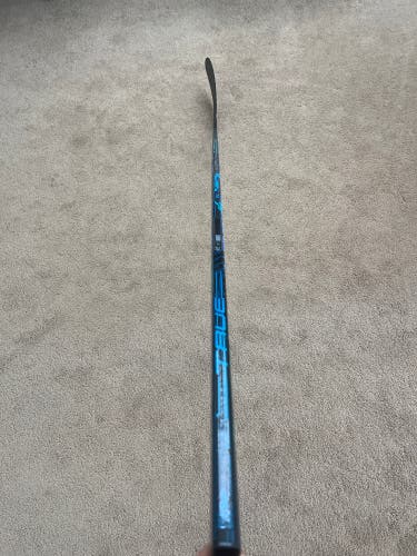 Senior True Catalyst Pro Right Handed Hockey Stick T92 75 Flex (New)