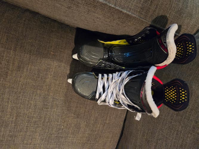 Bauer Vapor Hockey Skates (Used)