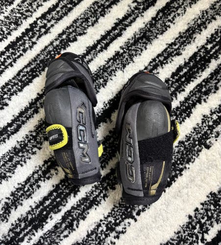 Junior Small CCM Tacks AS-V Elbow Pads