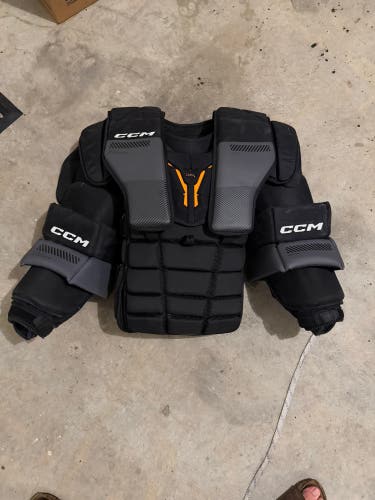 Large/Extra Large CCM Pro Spec Goalie Chest Protector (Used)